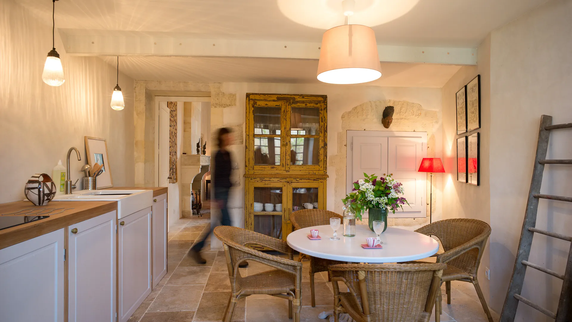 Cuisine salle à manger du gîte Grande Champagne